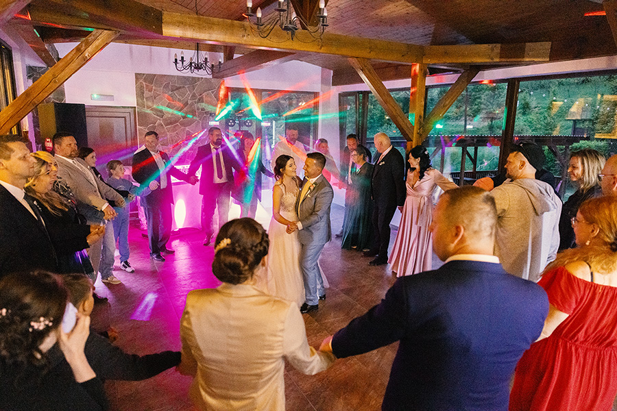 Svatba Adéla a Jarek, Pod Břesteckou skalou